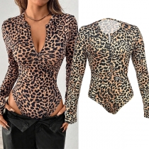 Sexig leopardmönstrad långärmad body med V-ringning
