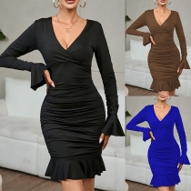 Sexig enfärgad V-ringad Långärmad Ruched Volang fåll Bodycon Klänning