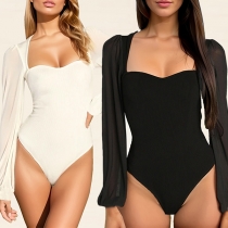 Långärmad bodysuit med sexig fyrkantig hals i gasväv