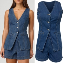 Tvådelat set i denim med ärmlös väst och shorts