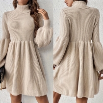 Turtleneck långärmad stickad klänning med hög midja