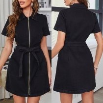 Mini-Klänning i Polo-Stil med Kort Ärm och Dragkedja Fram, Självknytning