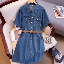 Kortärmad denimklänning med ståkrage och knytdetalj i vintage-tvätt