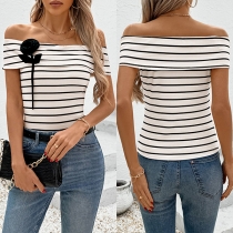 Moderiktig randig blommig off-shoulder skjorta