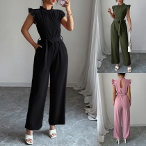 Snygg jumpsuit med elegant spetsdetalj i midjan