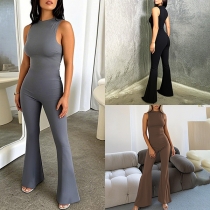 Ärmlös jumpsuit med polokrage och vida byxor