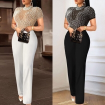 Trendig jumpsuit med pärlbesatt halvhalsringning, kortärmad design, hög midja och raka ben