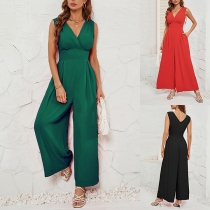 Jumpsuit utan ärmar med eleganta midjedetaljer