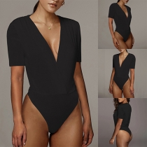 Bodysuit med V-ringning och kort ärm i enfärgad design