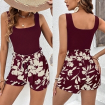 Blommigt tvådelat set med resortshorts i elegant design