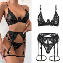 Elegant push-up lingerisæt med smukt kædebroderi