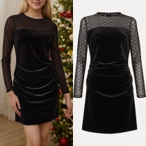 Moderiktig klänning i mesh-nät med skarvar och rund halsringning, långärmad och åtsittande bodycon