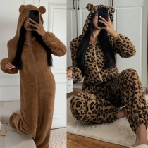 Mysiga hemkläder i värmande korallfleece med leopardprint och gulliga öron