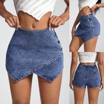 Trendiga midjehöga jeansshorts med asymmetrisk fåll och sidoknappar