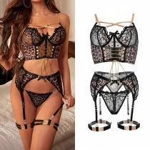 Sexigt leopardmönstrat 3-delat underklädesset med korssnörning och spets