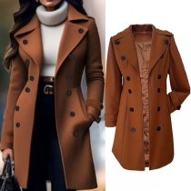 Jacka – klassisk, dubbelknäppt och långärmad med hak- och slagkrage i konstull