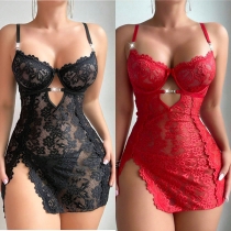 Sexig nattklänning i virkad blommig spets med strass, sidoslits och knytband