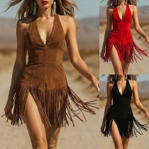 Damklänning i westernstil med V-hals och fransar i mockaimitation