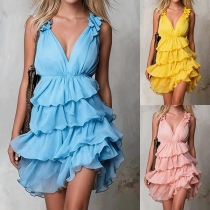 Trendigt chiffongklänning med V-ringning och volanger