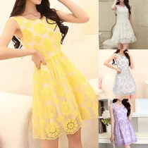 Sweet Lace Spliced Round Neck Sleeveless Gathered Waist Dress