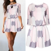 Fashion Half Sleeve Round Neck Gathered Waist Printed Dress  