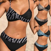 Sexigt leopardmönstrat bikiniset med kontrastfärger