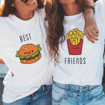 Söt kortärmad T-shirt med rund hals, tryckt med pommes frites/Hamburg