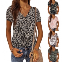 Casual Style Short Sleeve V-neck Leopard/Camouflage Printed T-shirt