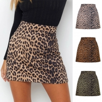 Mode leopardtryckt kjol