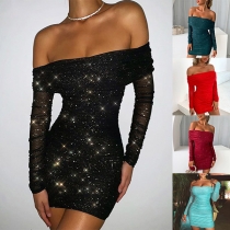Sexig båtformad off-shoulder klänning med långa ärmar och slim fit, med en touch av glitter