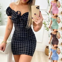 Sexig, off-shoulder kortärmad plädklänning med båthals som smickrar din figur