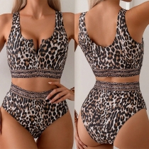 Sexigt leopardmönstrat baddräktset