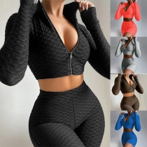 Sportig tvådelad yogaset med crop top och shorts för träning, löpning och jogging.