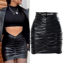 Sexig ruched konstläder PU kjol i pennmodell