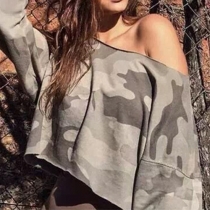 Hip Hop Off Shoulder Camouflage Bat Sleeve Crop Sweatshirt