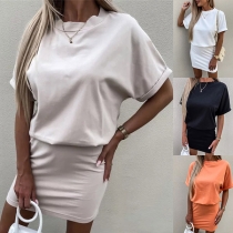 Mode enfärgad klänning med Batwing-ärmar i slim fit-stil