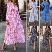Streetstyleklänning med blommönster – V-ringad midiklänning med långa ärmar