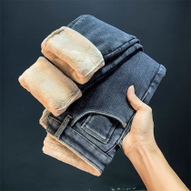 Varma fleecejeans med stretchiga ytterkläder och hög midja.