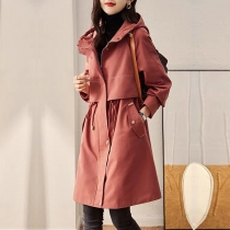 Trenchcoat med mellanlängd och justerbar midja