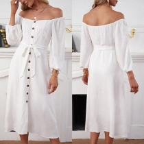 Sexig miniklänning med off-the-shoulder design och knäppning fram.