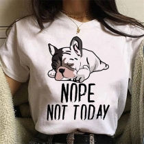 Kortärmad T-shirt med rund hals och tryck av en lat mops