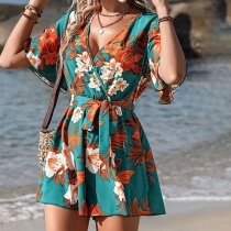 Strandbadortsstil Jumpsuit: Lotusbladsärmar, Korskrage, Kortbyxor, Löst Passform
