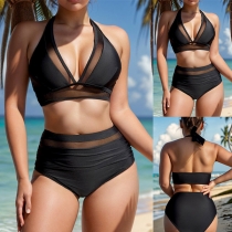 Sexigt bikiniset med halterneck och genomskinliga delar