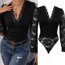 Långärmad spetsbody med V-ringning