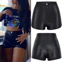 Enfärgade PU-lädershorts i konstläder