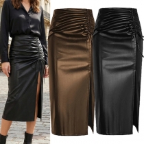Högmidjad PU-läderkjol med dragsko och slits på sidan
