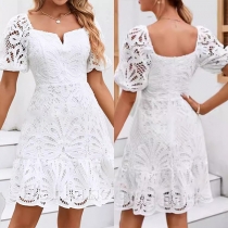 Kortärmad Jacquard-spetsklänning med Fyrkantig Hals i Modern Stil