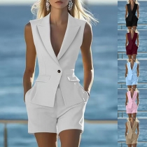 Elegant set i två delar med väst med slag och shorts