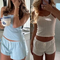 Modernt Utskuret Tvådelat Set med Linne och Shorts