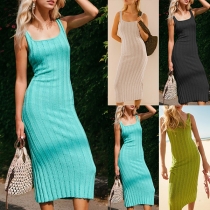 Stilfull ärmlös bodycon-klänning med fyrkantig halsringning och ribbade detaljer